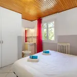 2 Entre 2 Et 4 Personne Holiday home *