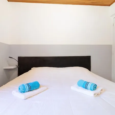 2 Entre 2 Et 4 Personne Holiday home