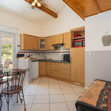 2 Entre 2 Et 4 Personne Holiday home Reynes